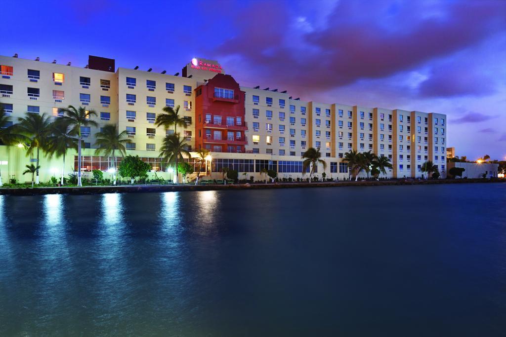 Ramada By Wyndham Princess Belize City Kültér fotó